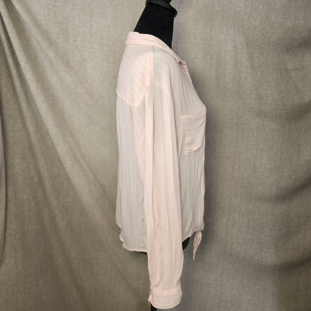 So Women's Sz L Pink And White Striped Tie Front Button Front Collared Blouse - Picture 2 of 9